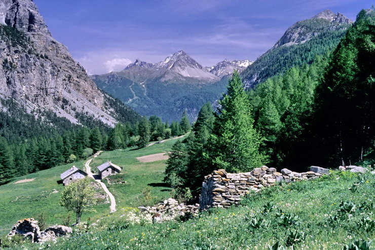 Valle troite - Vue gnrale depuis l'amont - Les Serres (1800 m)